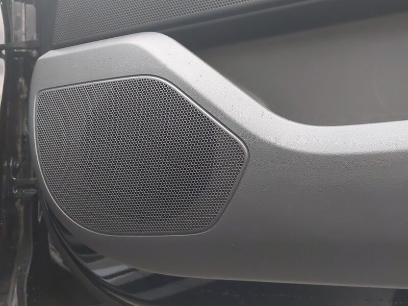 More views of Land Rover Range Rover Velar