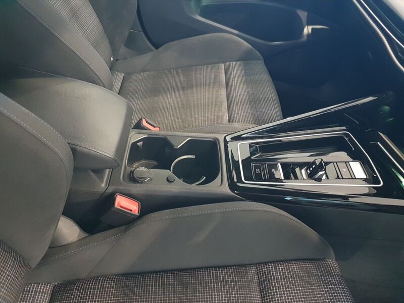 More views of Volkswagen Golf