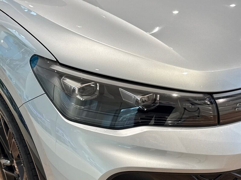 More views of Volkswagen Tiguan