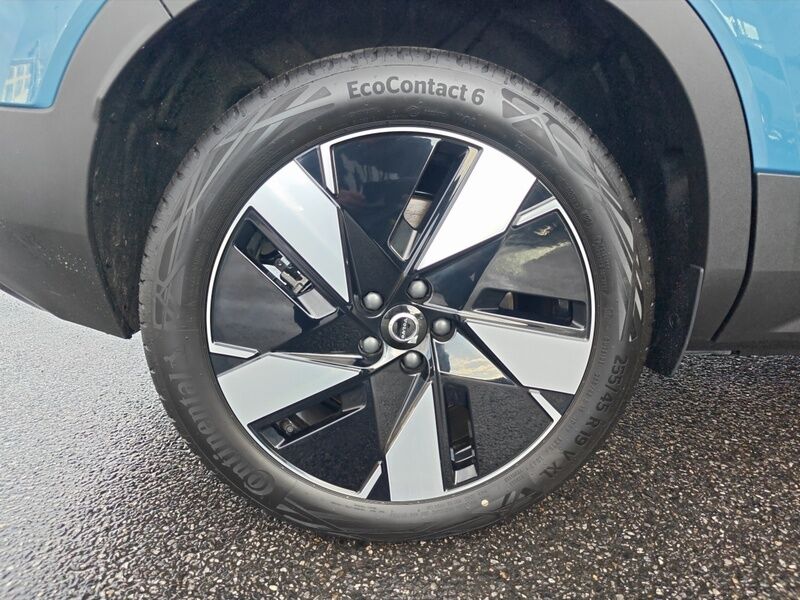 More views of Volvo EX40