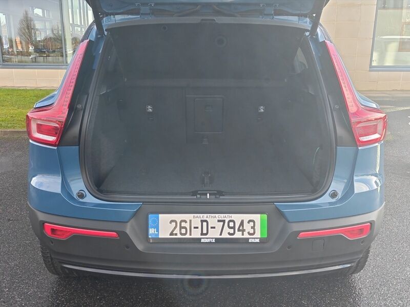 More views of Volvo EX40