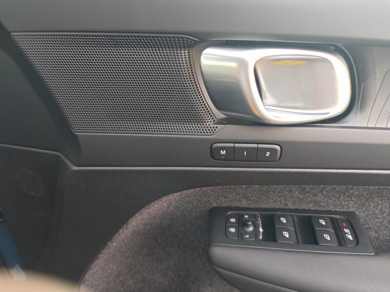 More views of Volvo EX40