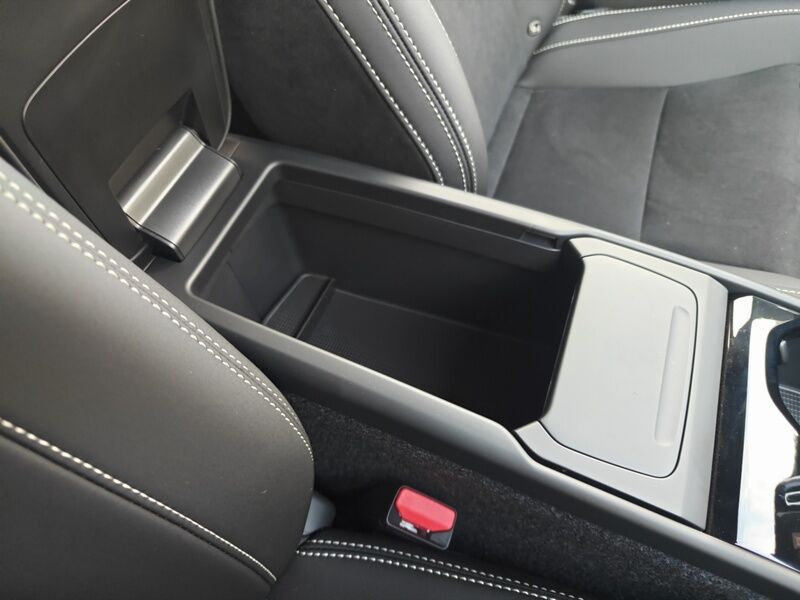 More views of Volvo EX40