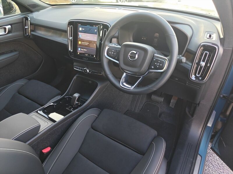 More views of Volvo EX40