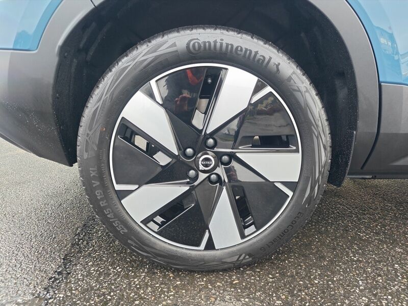 More views of Volvo EX40