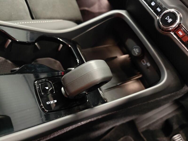 More views of Volvo EX40