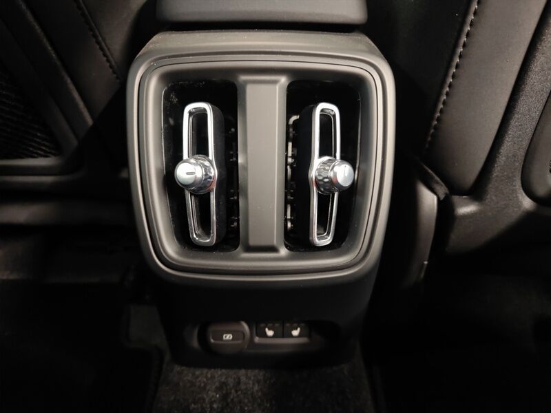 More views of Volvo EX40