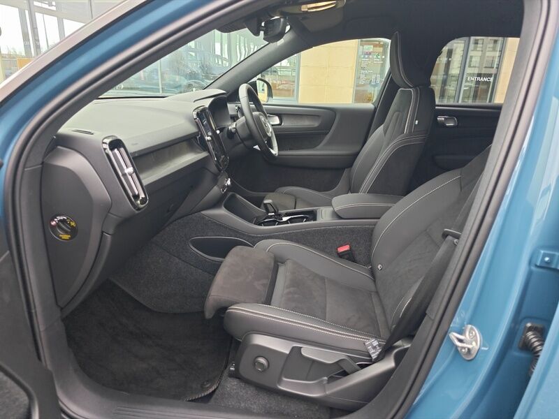 More views of Volvo EX40