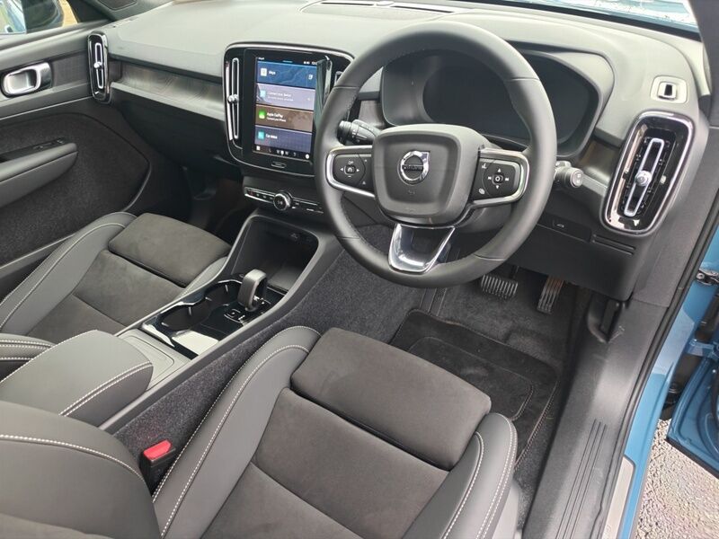 More views of Volvo EX40