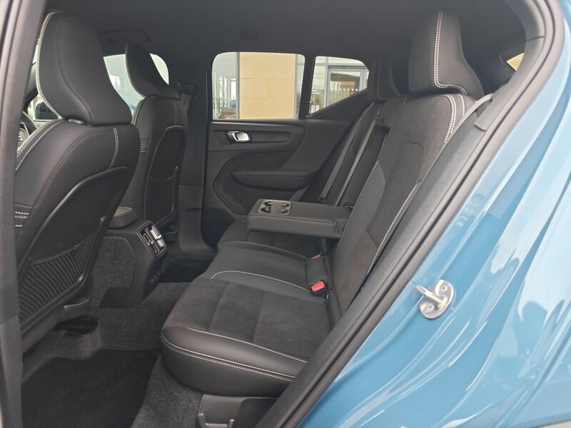 More views of Volvo EX40