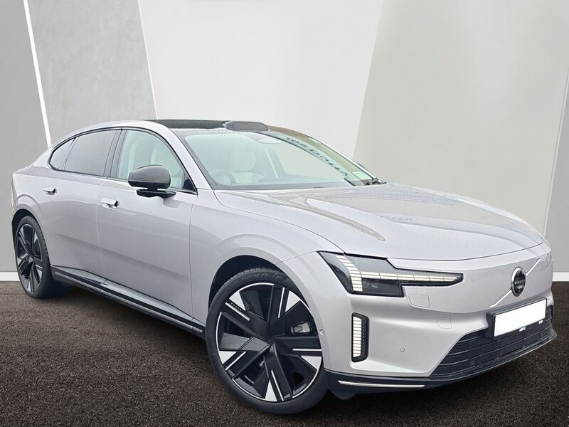 More views of Volvo ES90