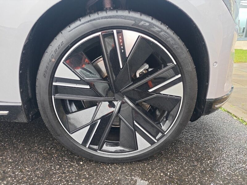 More views of Volvo ES90