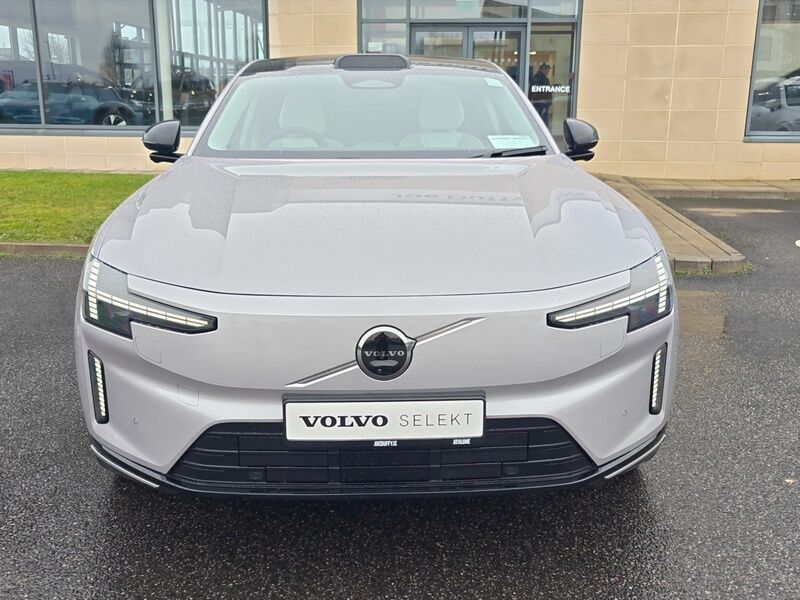 More views of Volvo ES90