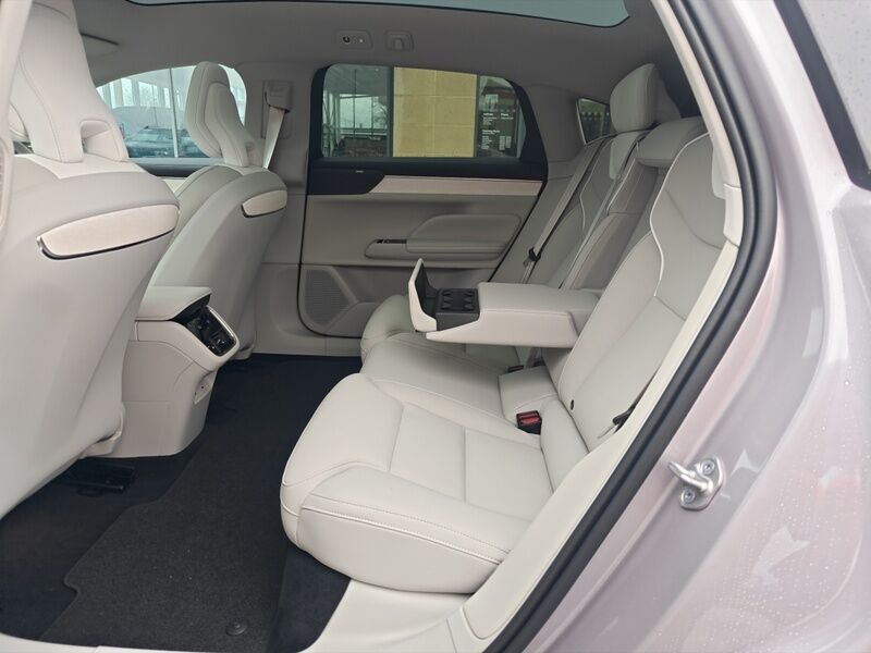 More views of Volvo ES90