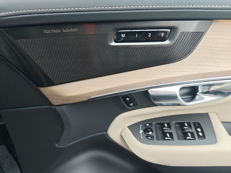 More views of Volvo XC90