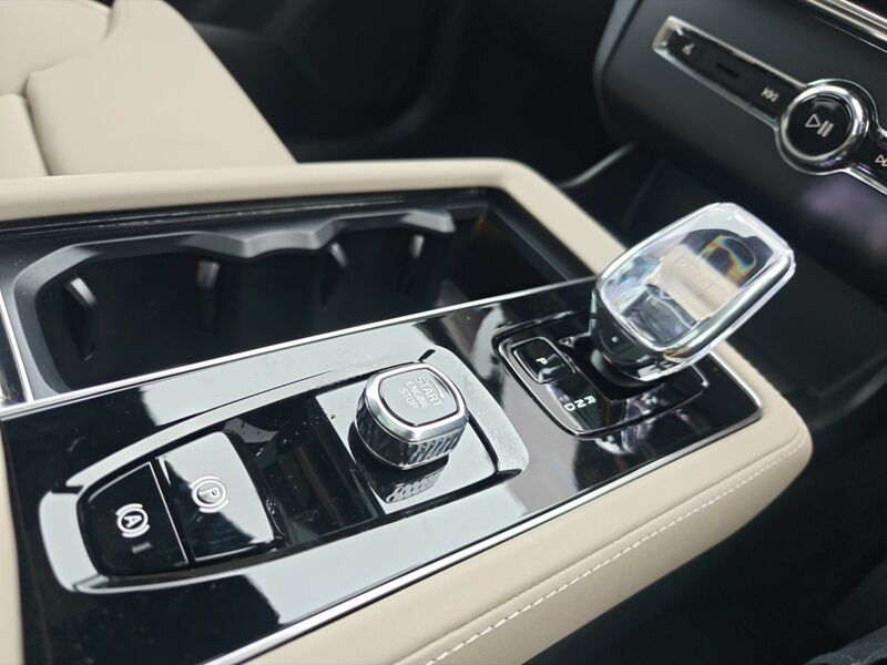 More views of Volvo XC90