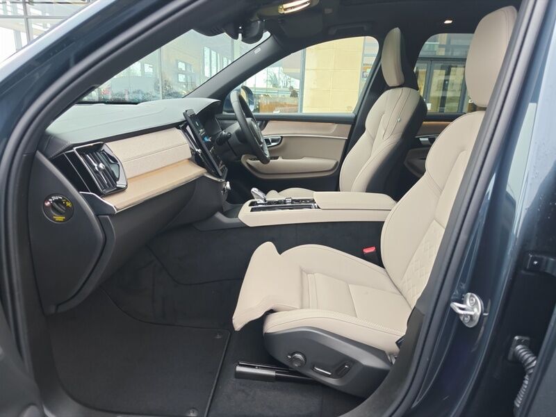 More views of Volvo XC90