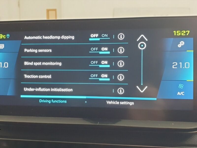 More views of Peugeot 3008