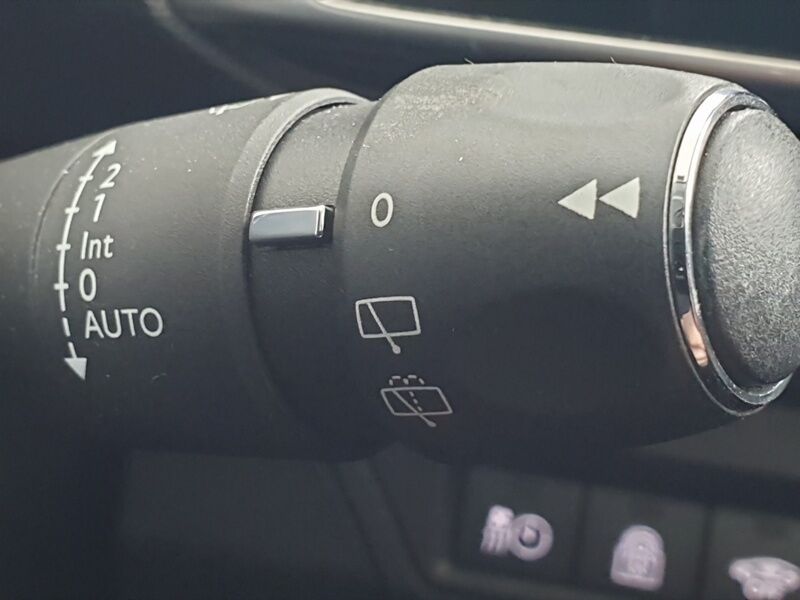 More views of Peugeot 3008