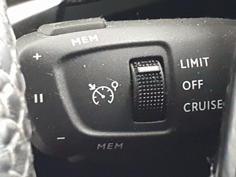 More views of Peugeot 3008