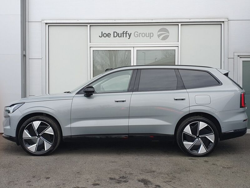 More views of Volvo EX90