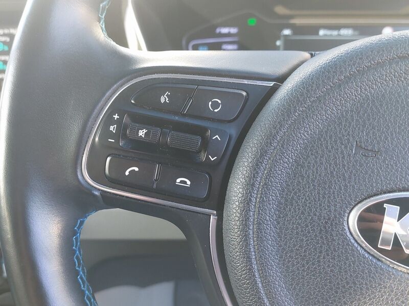 More views of Kia Niro