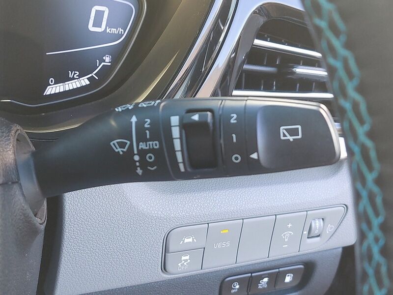 More views of Kia Niro