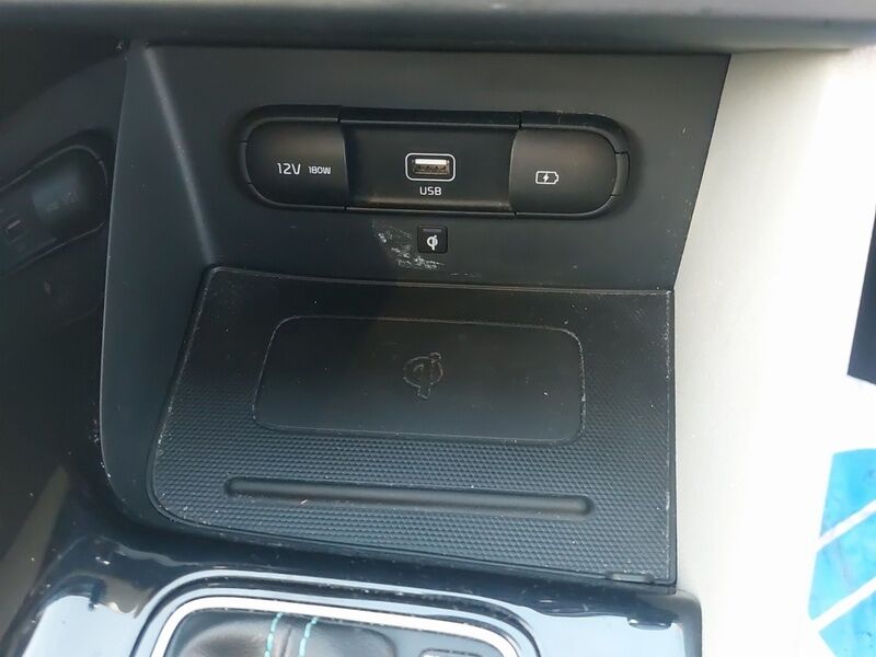 More views of Kia Niro