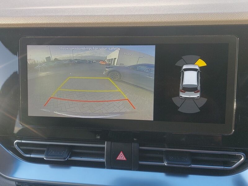 More views of Kia Niro