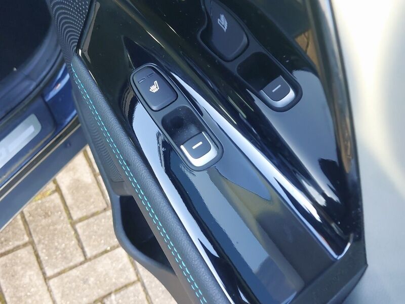 More views of Kia Niro