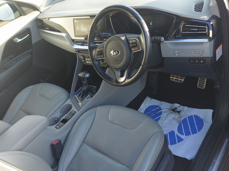 More views of Kia Niro