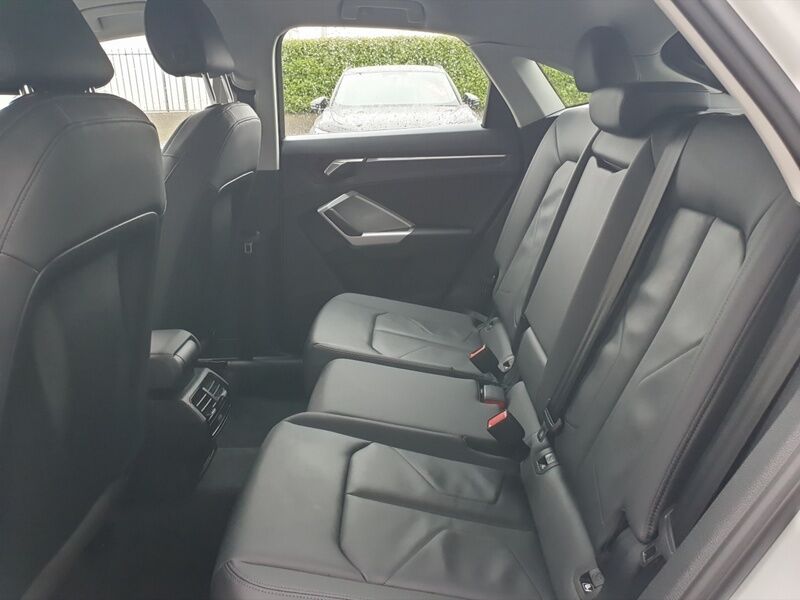 More views of Audi Q3