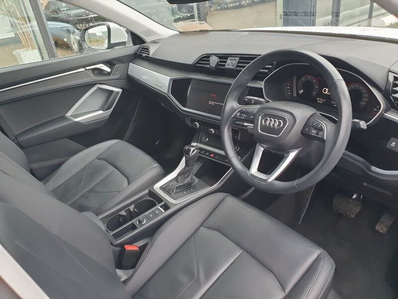 More views of Audi Q3