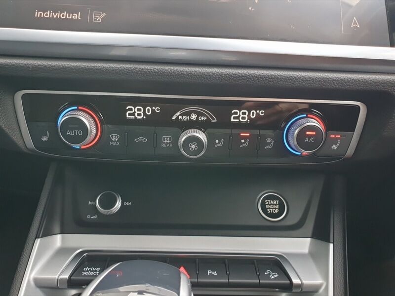 More views of Audi Q3