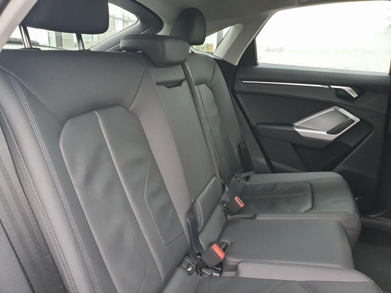 More views of Audi Q3