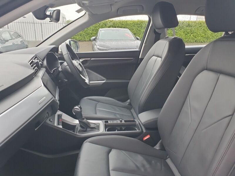 More views of Audi Q3