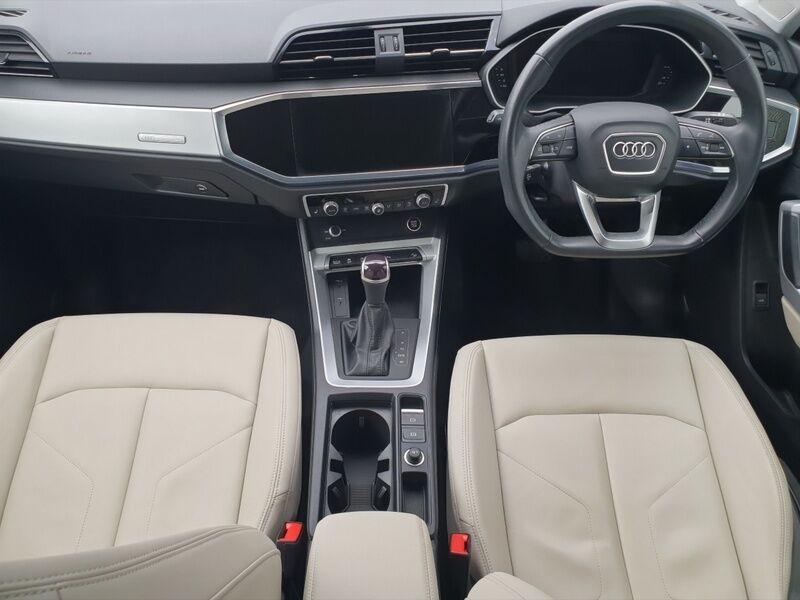More views of Audi Q3