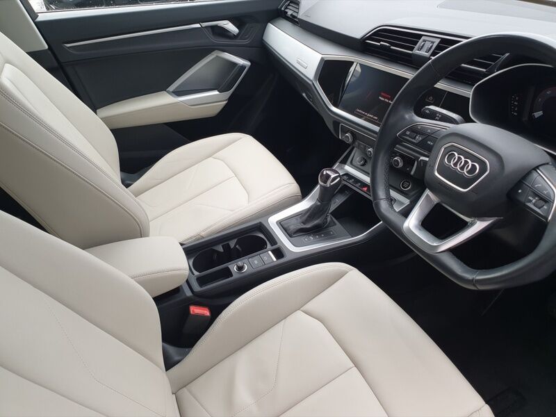 More views of Audi Q3