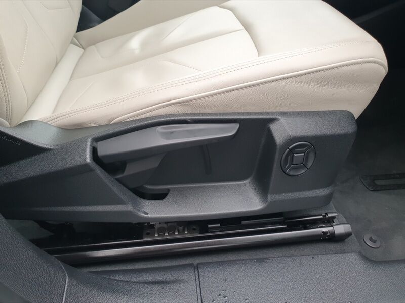 More views of Audi Q3