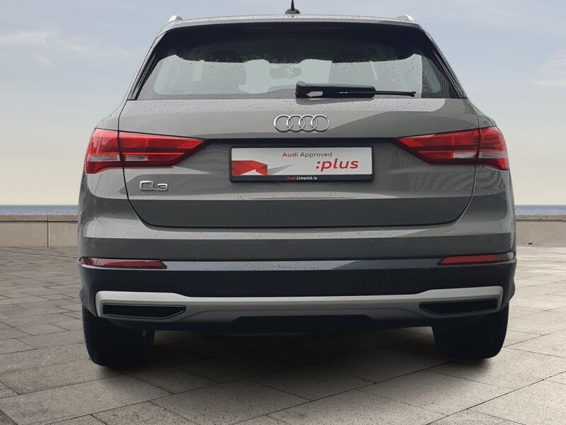 More views of Audi Q3