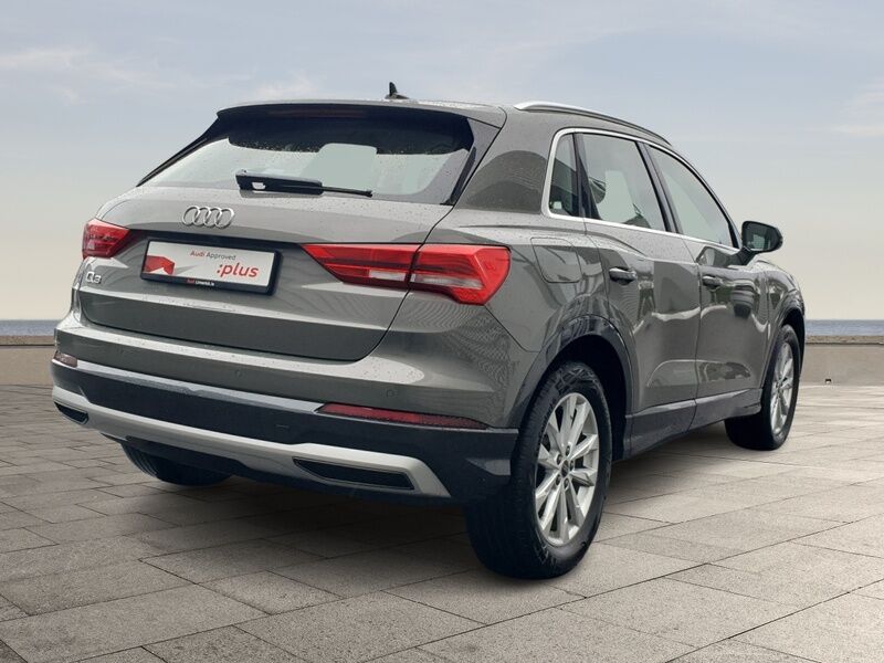 More views of Audi Q3