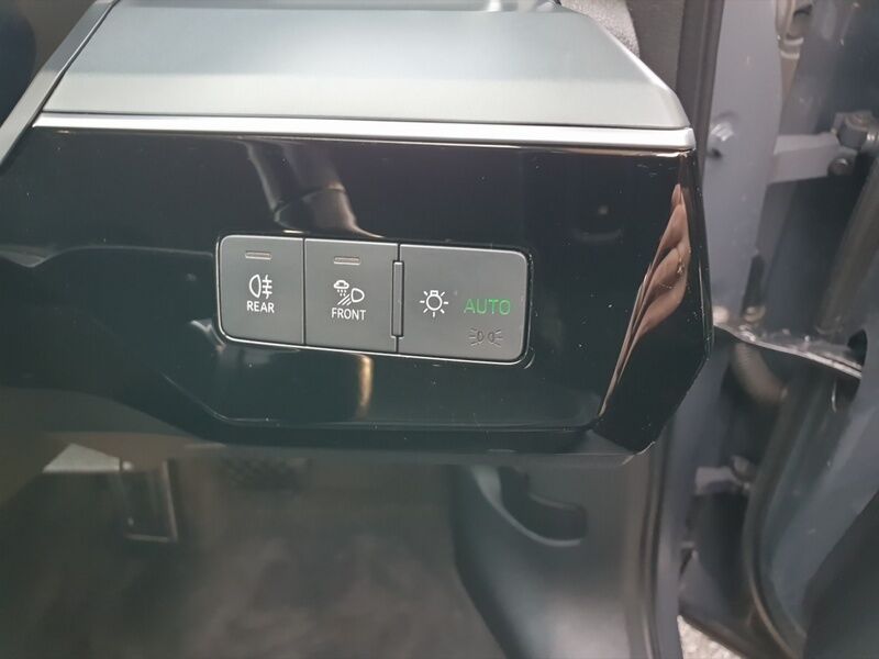 More views of Audi Q8 e-tron