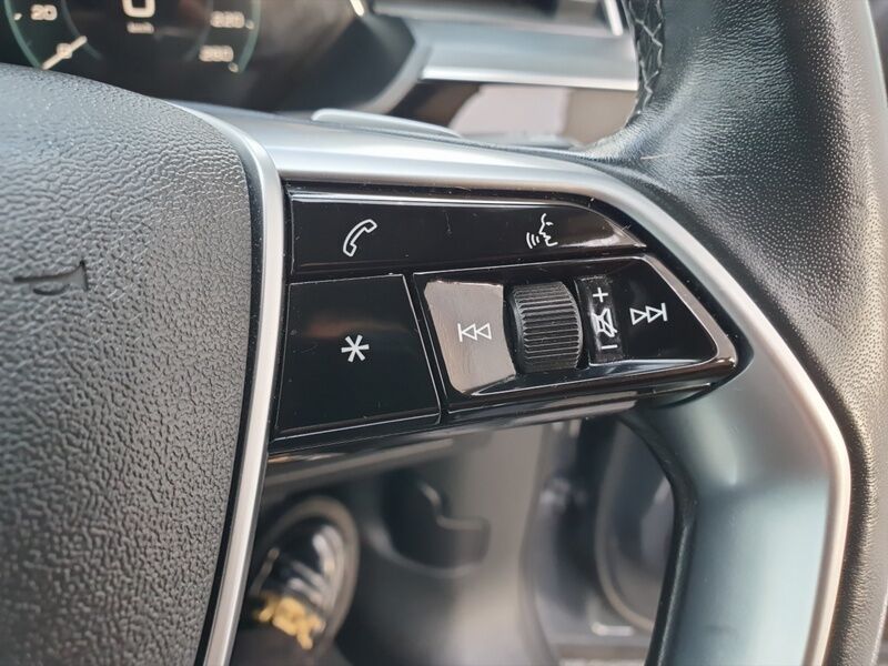 More views of Audi Q8 e-tron