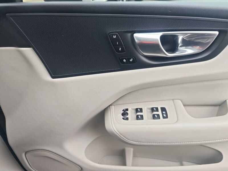 More views of Volvo XC60