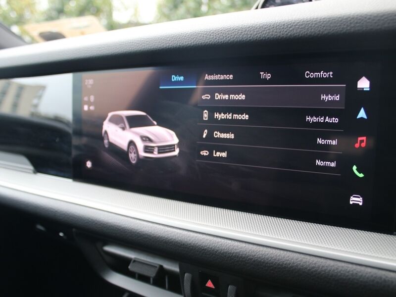 More views of Porsche Cayenne