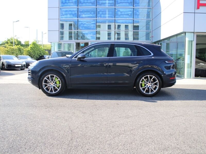 More views of Porsche Cayenne