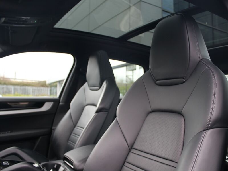 More views of Porsche Cayenne