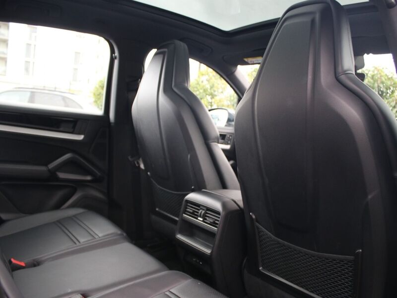 More views of Porsche Cayenne