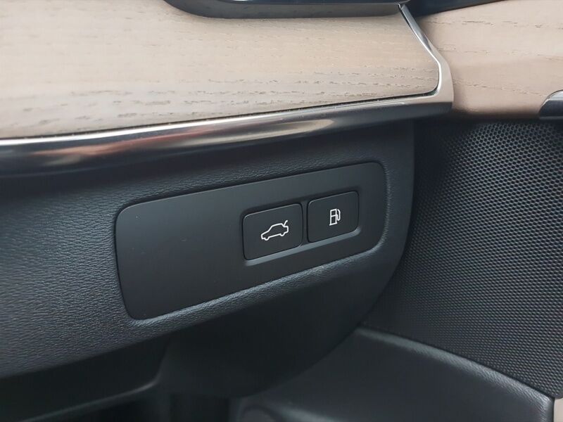 More views of Volvo XC90