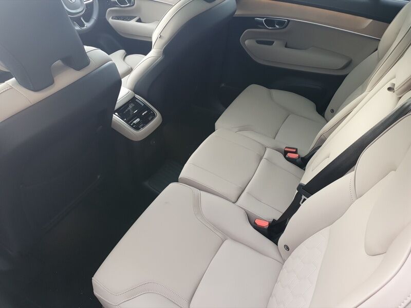 More views of Volvo XC90